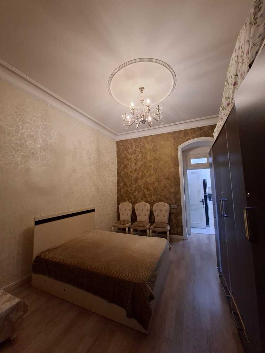 Satılır 4 otaqlı köhnə tikili 84 m² — Mənzil, Bakı (5)
