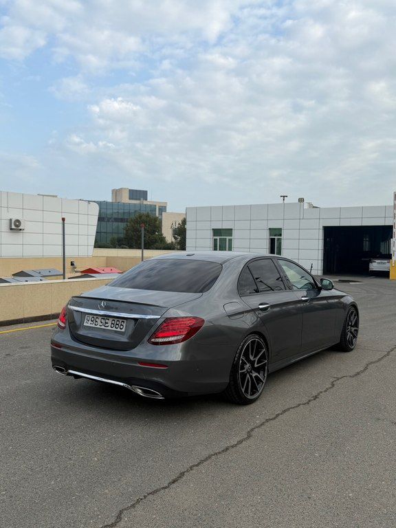 Mercedes E 300, 2.0 L, 2017 il, 90 000 km — Avtomobillər, Bakı (5)