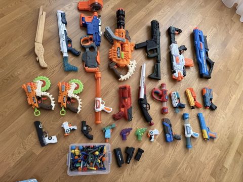 Böyük Nerf və oyuncaq blaster kolleksiyası Məzmun: - Müxtəlif ölçü və — Bakı