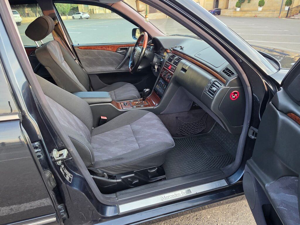 Mercedes E 240, 2.4 L, 2001 il, 258 000 km — Avtomobillər, Bakı (10)