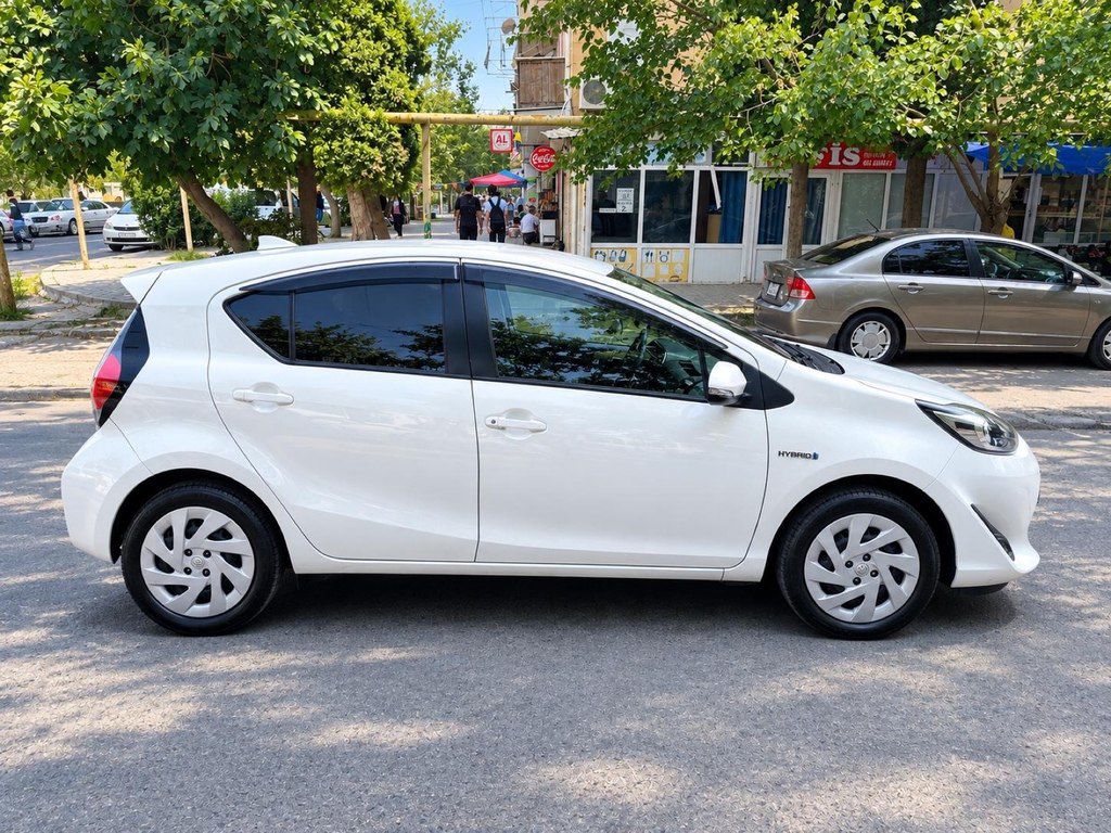 Toyota Aqua, 1.5 L, 0.87 kWh, 2018 il, 190 000 km — Avtomobillər, Bakı (4)