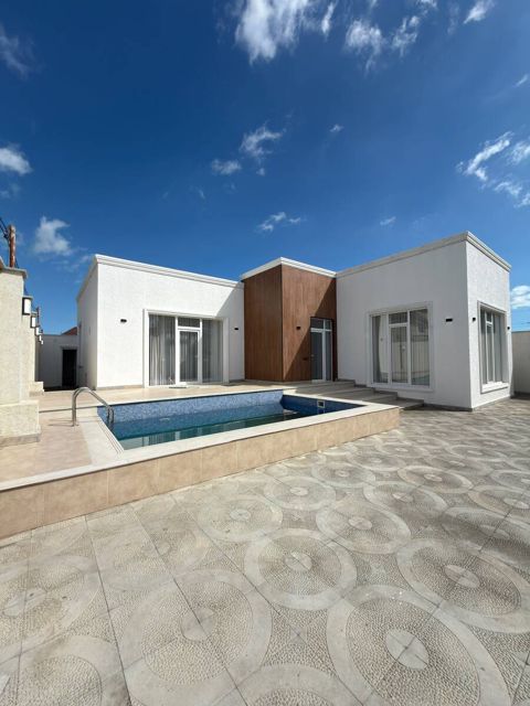 Satılır 4 otaqlı həyət evi/bağ evi 140 m² — Bakı