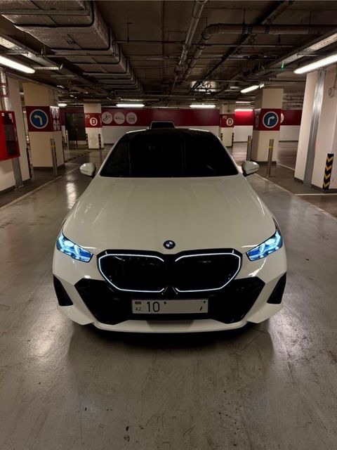 BMW 520, 2.0 L, 2025 il, 8 900 km — Bakı