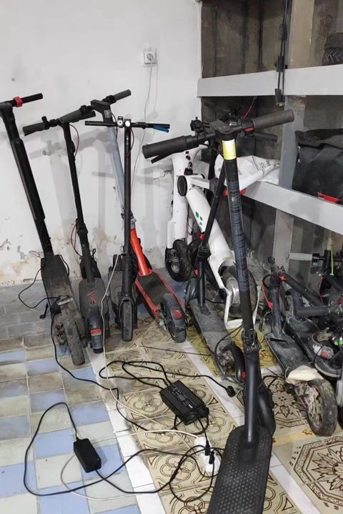 2 baterya verlir adapter verilir suret 40,45 150km mesafa rezervsiz — Bakı