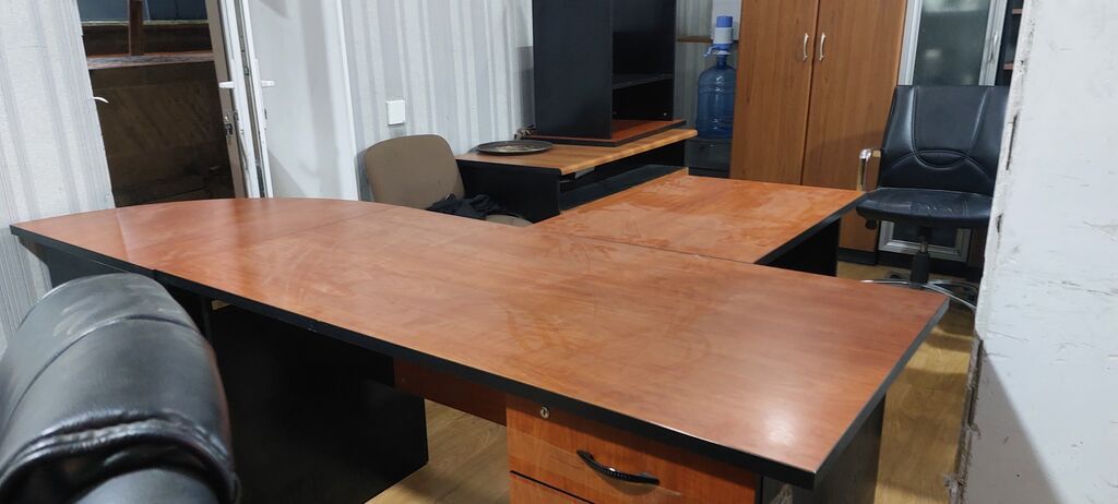 Ofis mebelləri var 3 dəstdir çox möhkəm başqa mebellərdə var satışda — Digər, Bakı (6)