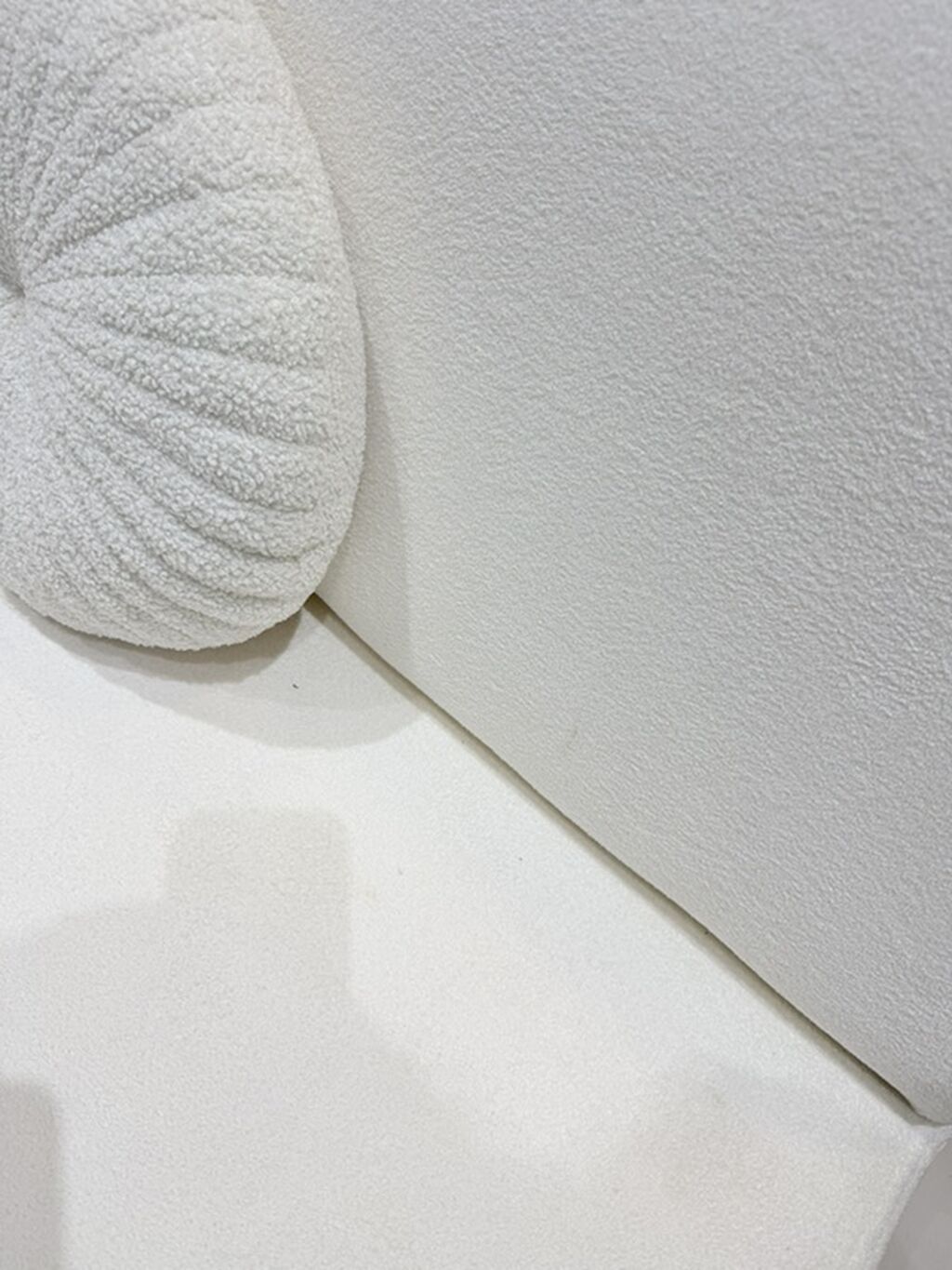 Minimalist iki nəfərlik divan - Rəng: qarlı ağ - Üslub — Divanlər, Bakı (4)