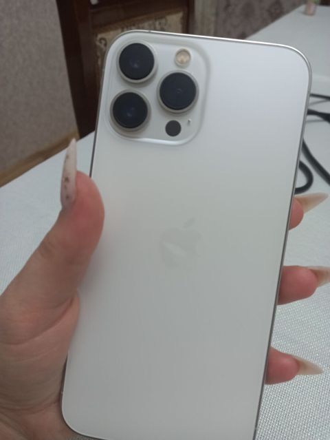 IPhone 13 pro max 78 pil heç bir problemi yoxdur pula ehtyac — Bakı