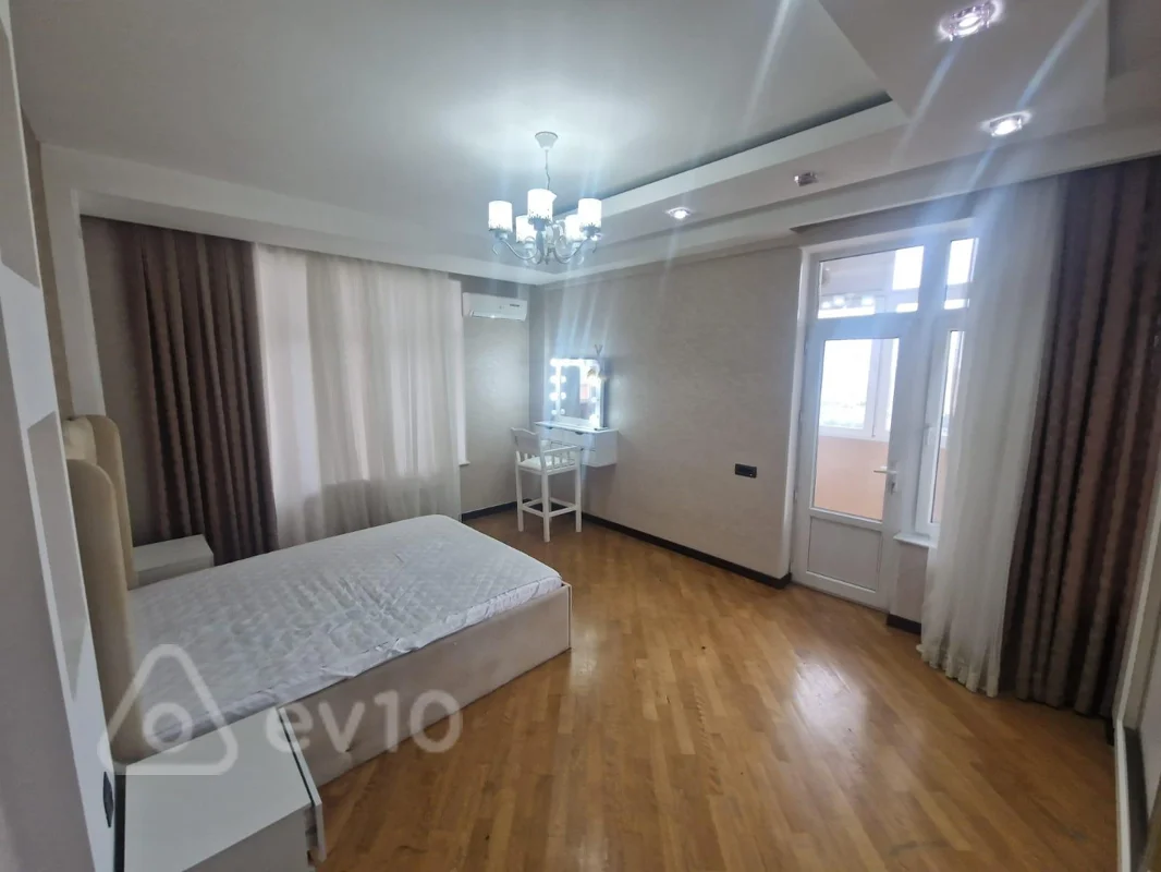 3 otaqlı mənzil, 120 m², Elşən Süleymanov küç — kirayə — Mənzil, Bakı (4)