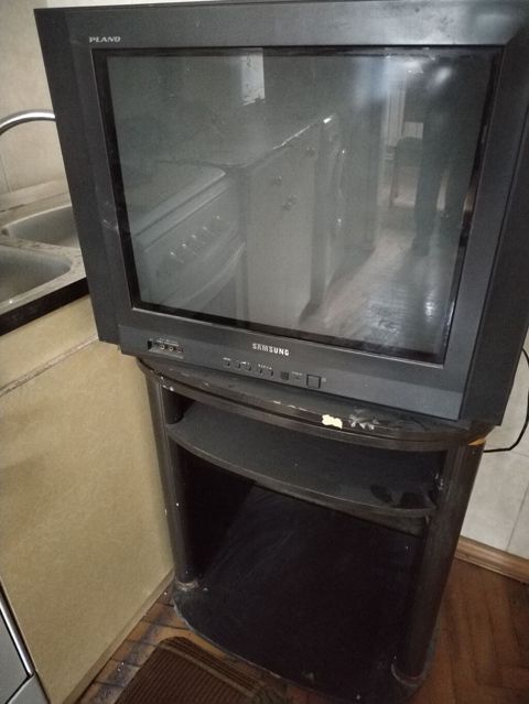 Samsung Plano kineskop televizor + altlıq - Ekran: Plano CRT (düz ön — Bakı