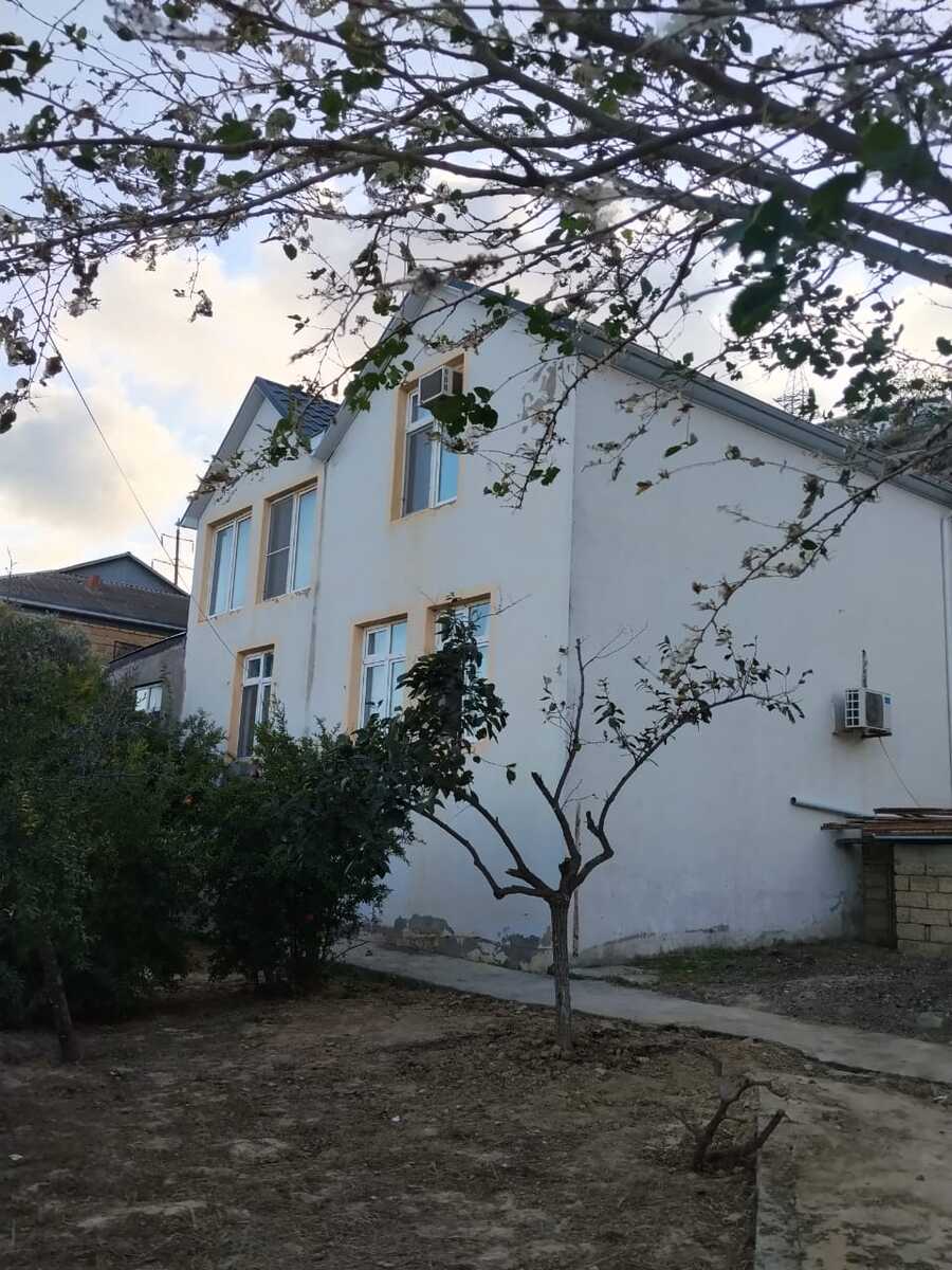 Satılır 3 otaqlı həyət evi/bağ evi 180 m² — Ev, villa, Bakı (2)
