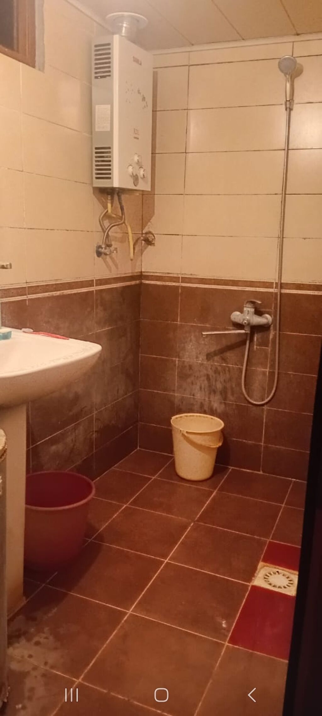 Xalqlar Dostlugu metrosu, Nazlı şadlıq sarayının, Podium mallin ve — Mənzil, Bakı (5)