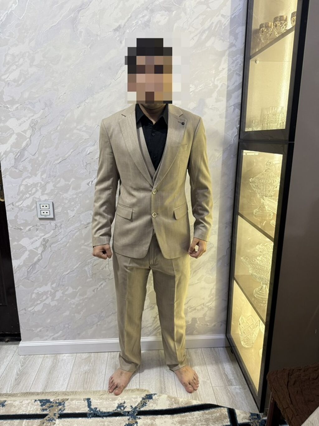 Üçlü kişi kostyumu – bej rəng Tərkib: - 1 ədəd iki düyməli pencək — Kostyum, Masazır (3)