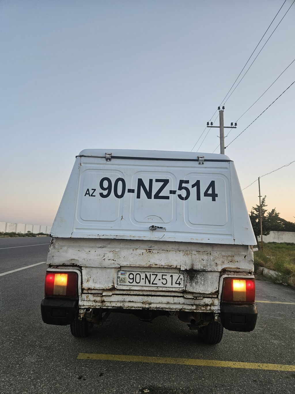 VAZ 2104/2105 əsasında yükdaşıma pikapı – ağ rəngdə, üstü qapalı 90-NZ-514 — Yük maşınları, Digah (4)