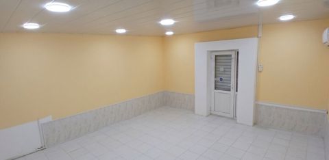 Icarəyə təqdim olunan işıqlandırılmış kommersiya sahəsi - Təkotaqlı — Bakı