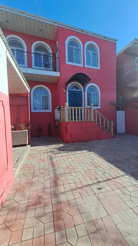 Satılır 4 otaqlı həyət evi/bağ evi 130 m² — Bakı
