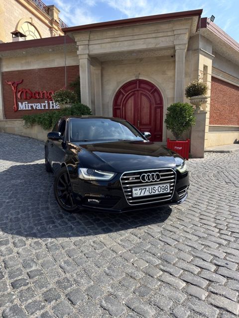 Audi A4, 1.8 L, 2013 il, 207 000 km — Bakı