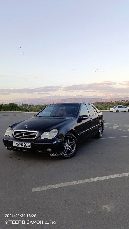 Mercedes C 240, 2.6 L, 2000 il, 492 000 km — Naxçıvan