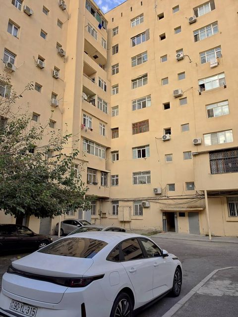 Satılır 3 otaqlı köhnə tikili 80 m² — Bakı