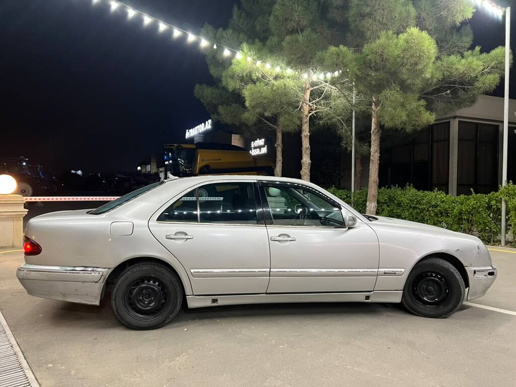 Mercedes E 220, 2.2 L, 2001 il, 578 800 km 90-XV-554 — Avtomobillər, Bakı (2)