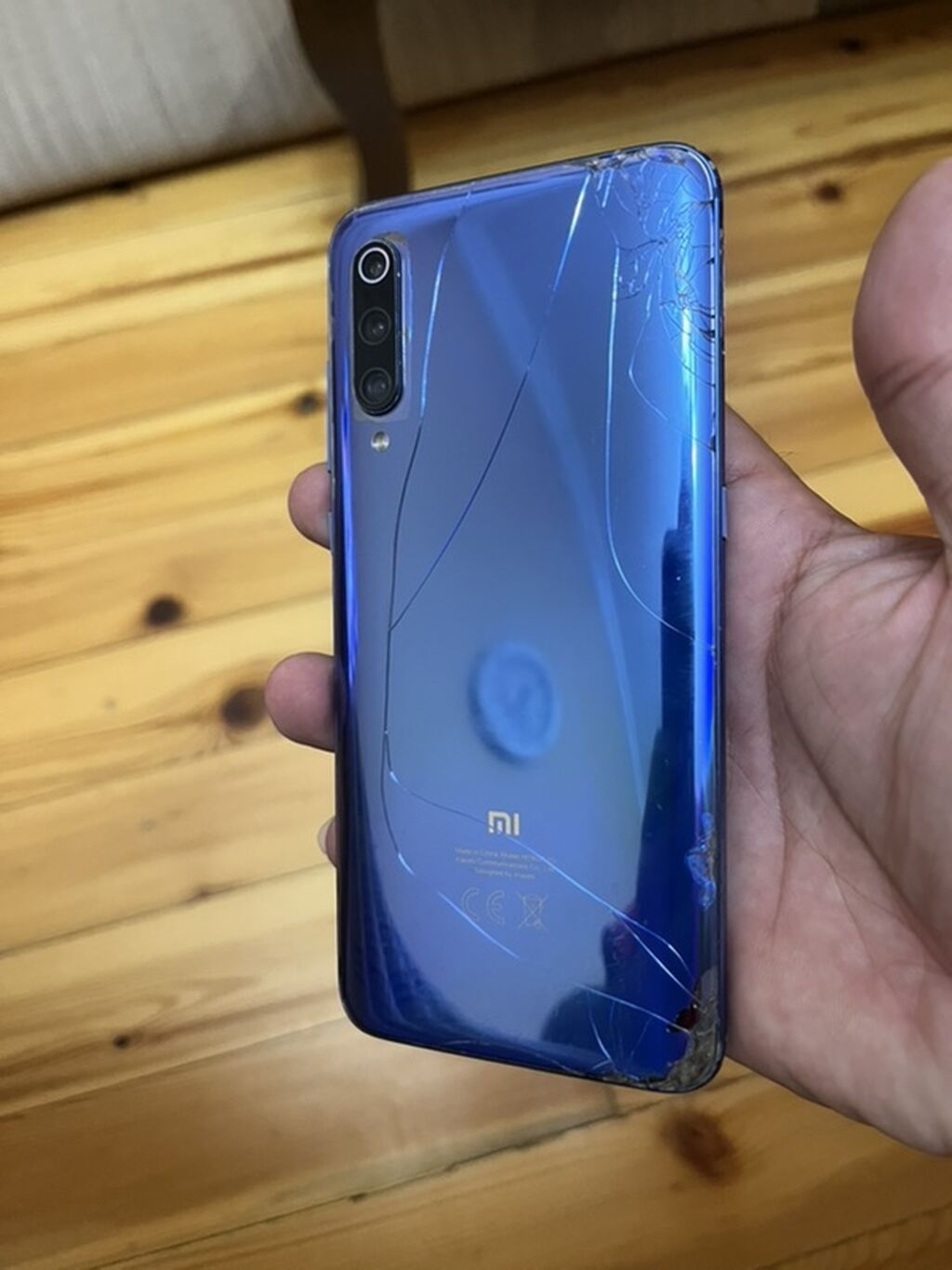 Xiaomi Mi 9, rəng - Mavi, Qırıq — Xiaomi, Bakı (3)
