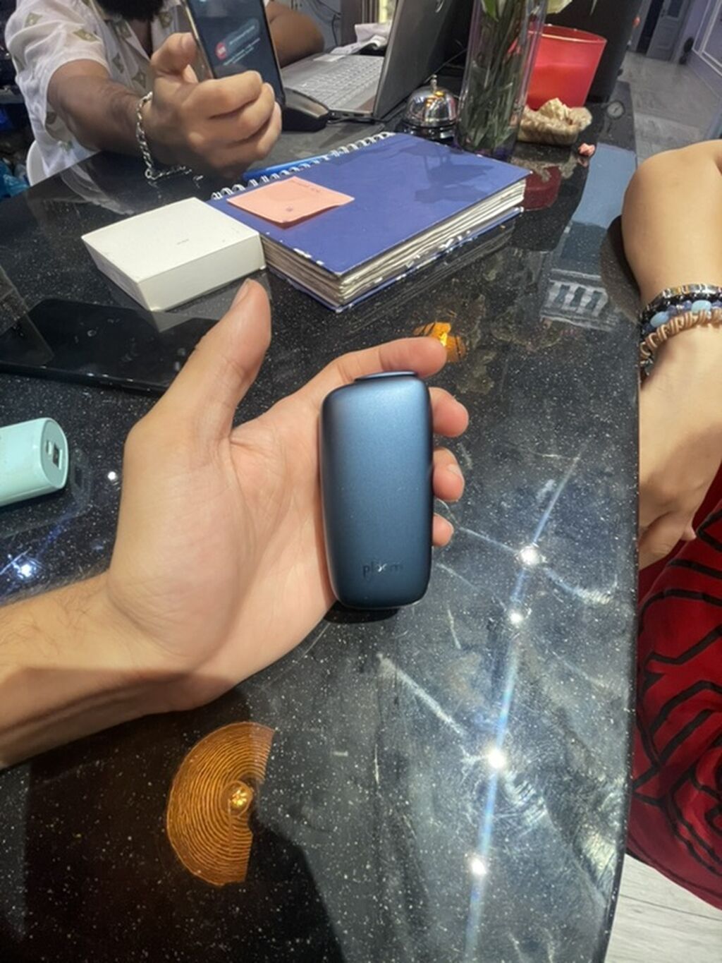 Ploom X – tütün qızdırma qurğusu - Kompakt və erqonomik dizayn: ovuca — Elektronik siqaretlər, Bakı (2)