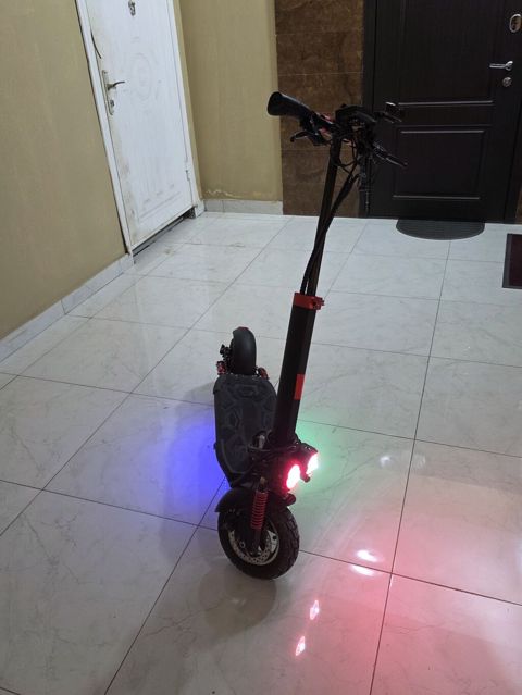 Scooter yaxsi Veziyete 1100 km surulub 35-45 km mesafe chargi catir — Bakı