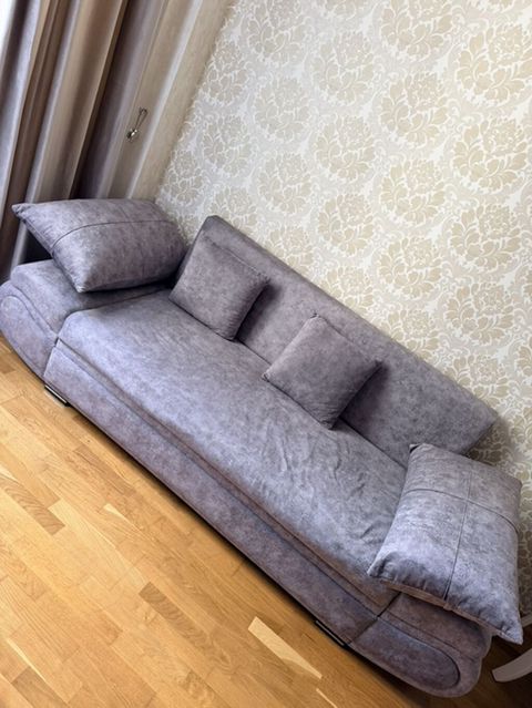 Qonaq otağı üçün müasir divan - Rəng: açıq-boz (kül rəngi), yumşaq — Bakı