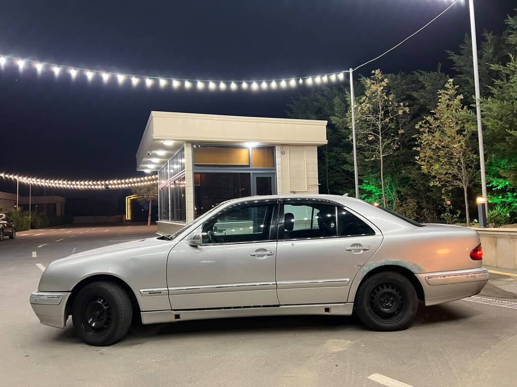Mercedes E 220, 2.2 L, 2001 il, 578 800 km 90-XV-554 — Avtomobillər, Bakı (3)