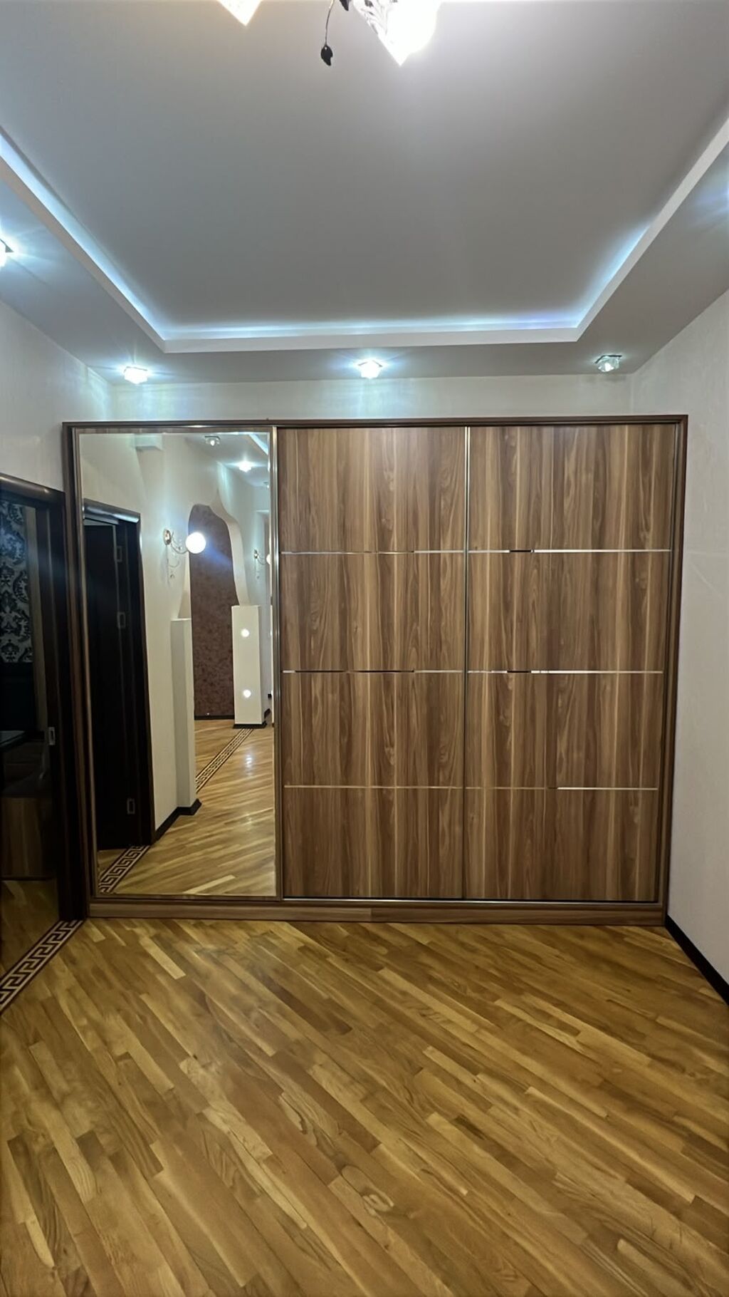 Dolab super veziyyetdedir. Yeni kimidir. Olcu Eni 2.82 Hünd 2.40sm — Şkaflar, Qobu