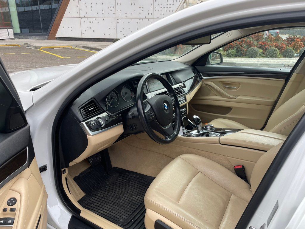 BMW 528, 2.0 L, 2015 il, 130 000 km 77-XV-052 — Avtomobillər, Bakı (11)