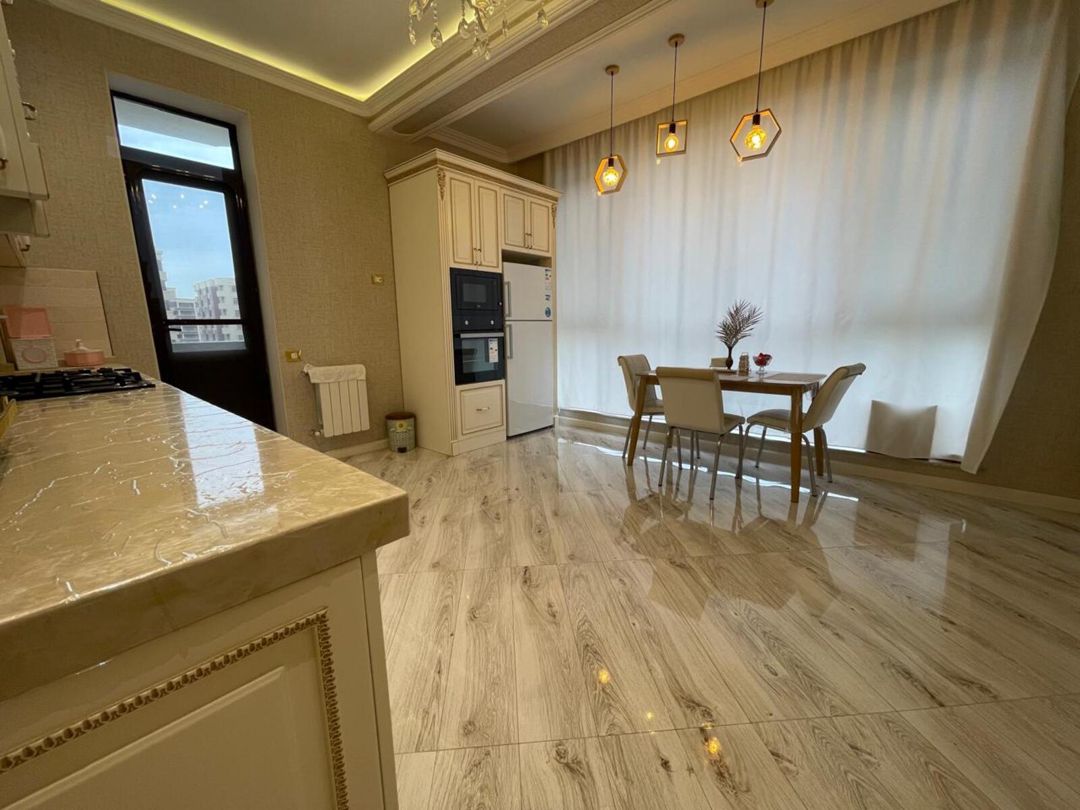 Satılır 5 otaqlı yeni tikili 250 m² — Mənzil, Bakı (7)
