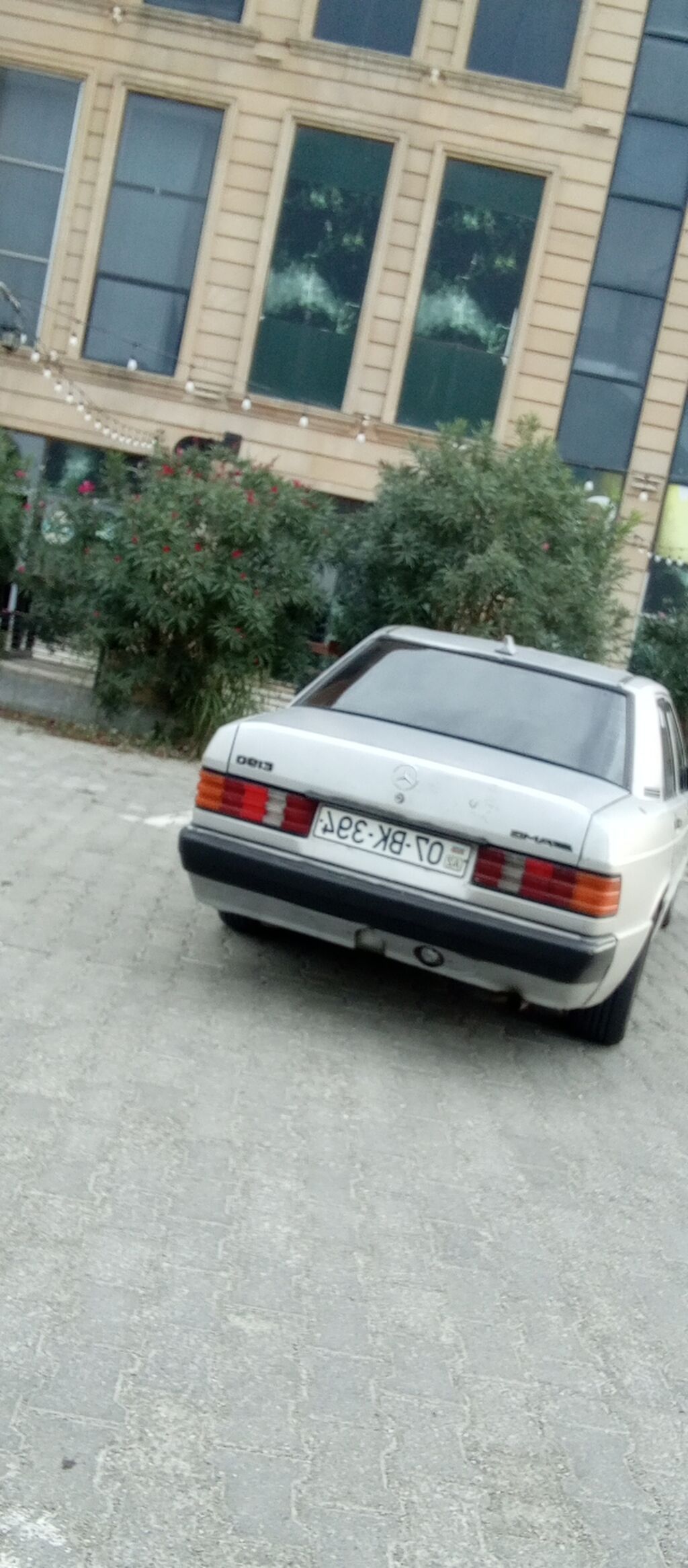Mercedes-Benz 190 (W201) sedan - Kuzov: 4 qapılı sedan, gümüşü rəng — Avtomobillər, Masazır (9)