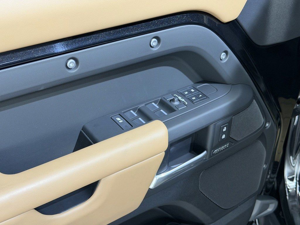 Land Rover Defender, 3.0 L, 2024 il, 25 000 km — Avtomobillər, Bakı (9)