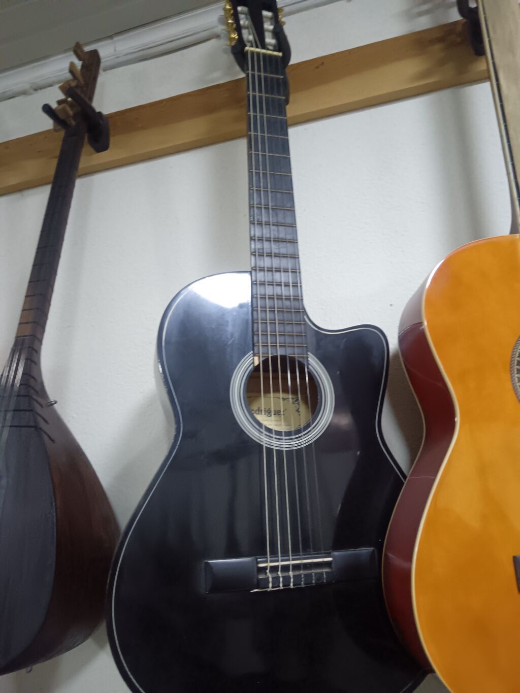 Rodrigues — Gitarlar və digər simli alətlər, Bakı