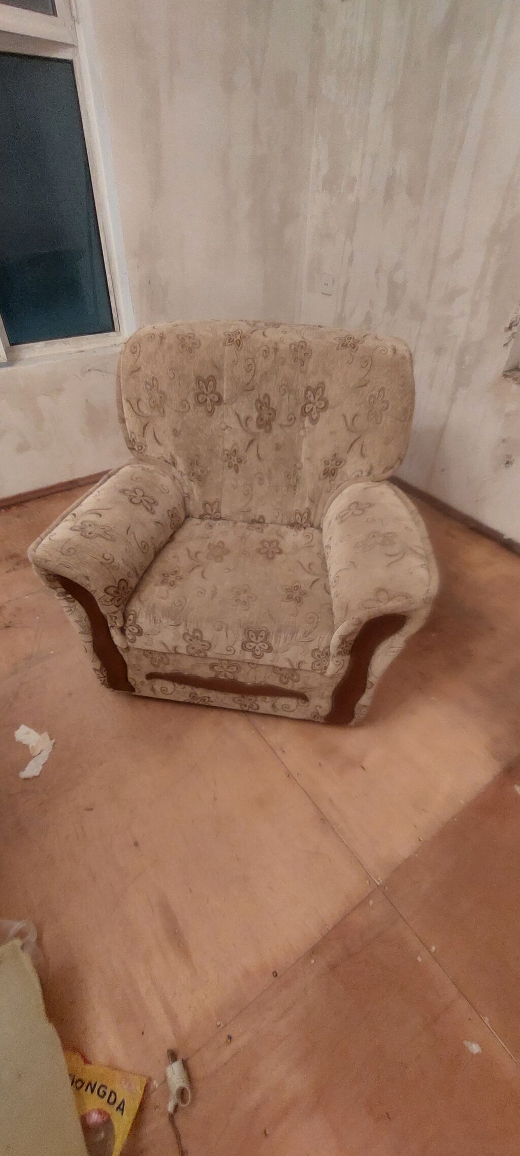İşlənmiş — Qonaq otağı üçün, Bakı (2)