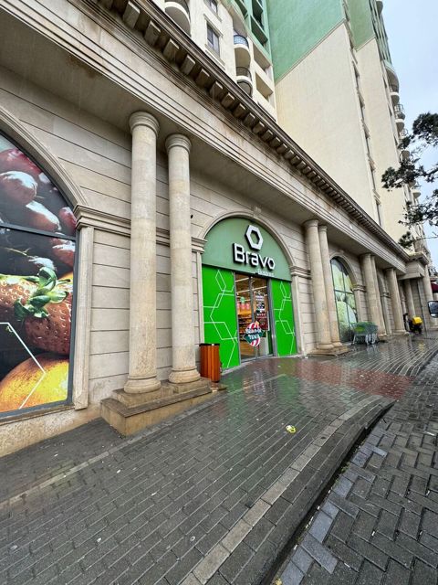 Satılır obyekt 355 m² — Bakı