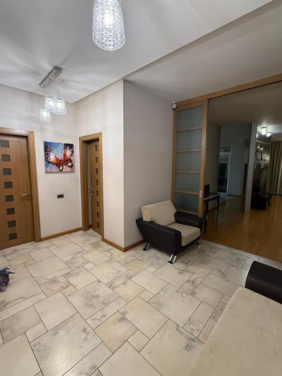 Satılır 4 otaqlı yeni tikili 200 m² — Mənzil, Bakı (9)