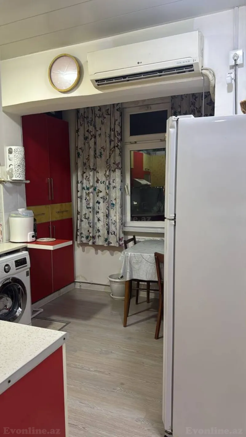 Satılır 2 otaqlı Mənzil Köhnə tikili 66 m² Bakı, Xətai r., Həzi Aslanov — Mənzil, Bakı (8)
