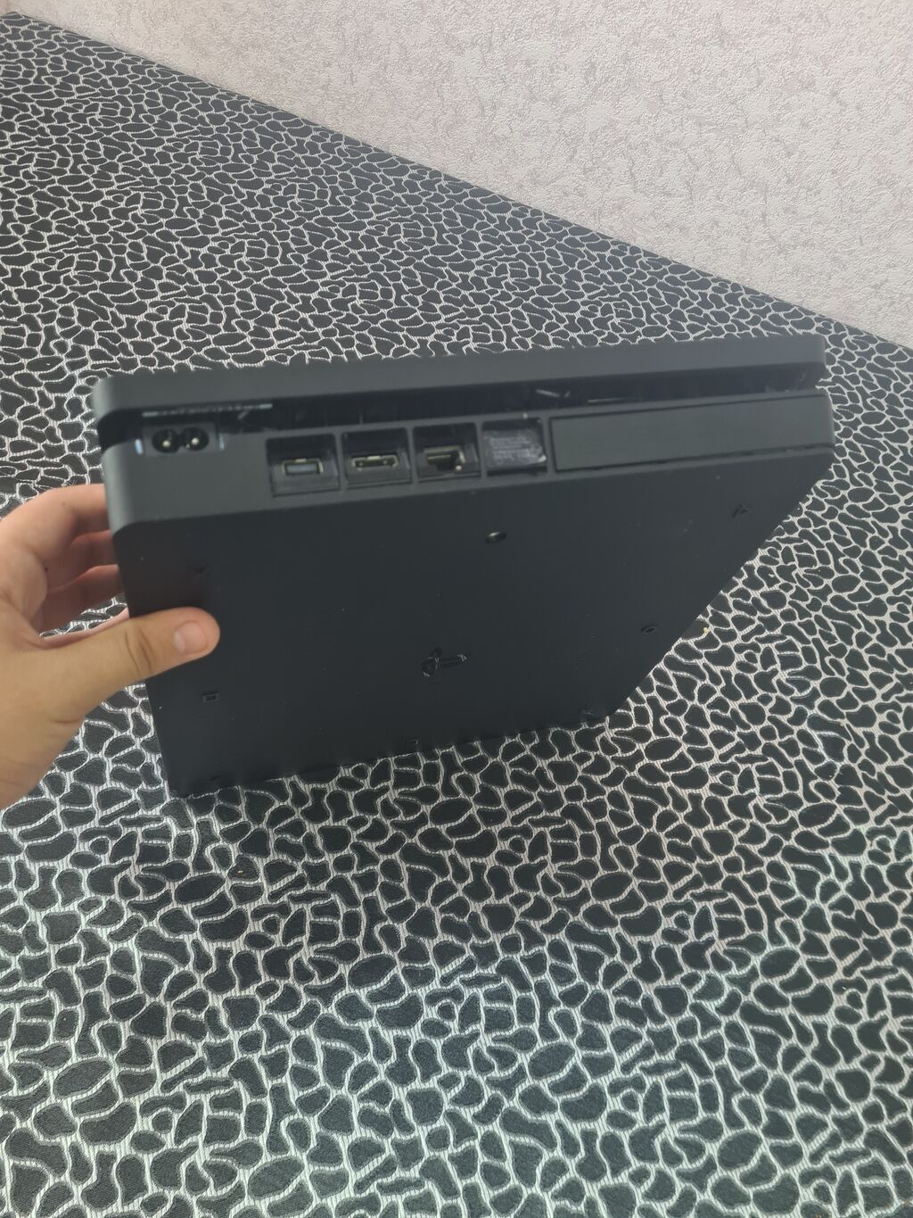 PlayStation 4 Slim konsolu dəsti Xüsusiyyətlər: - Model: PS4 Slim — Oyun konsolları, Bakı (8)