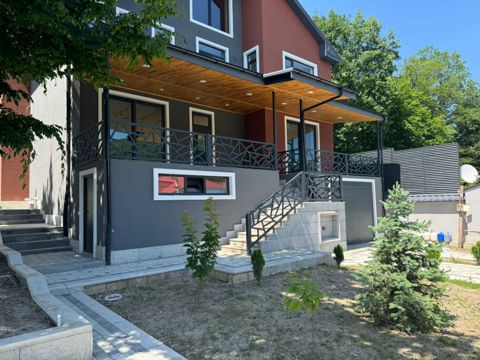 Satılır 10 otaqlı həyət evi/bağ evi 450 m² — Quba