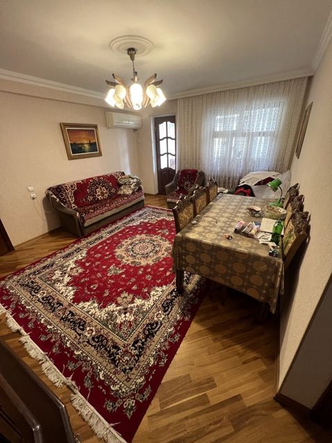 Satılır 4 otaqlı köhnə tikili 95 m² — Bakı