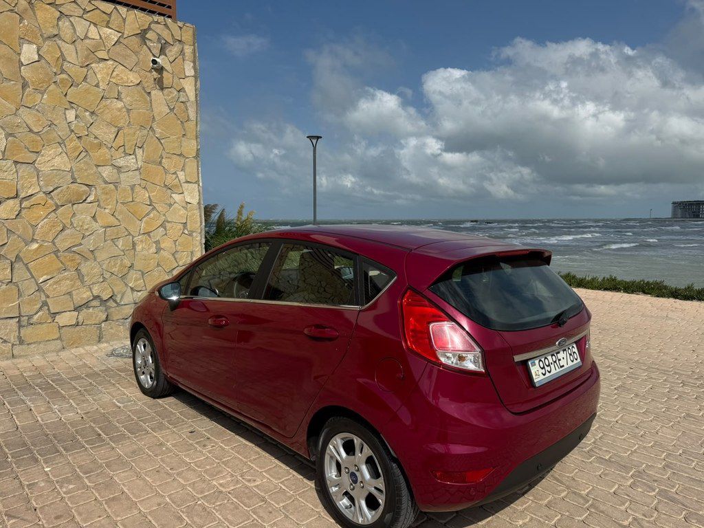 Ford Fiesta, 1.6 L, 2014 il, 150 000 km 99-RE-786 — Avtomobillər, Bakı (3)