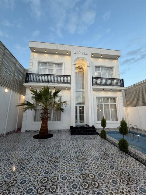 Satılır 4 otaqlı həyət evi/bağ evi 200 m² — Bakı