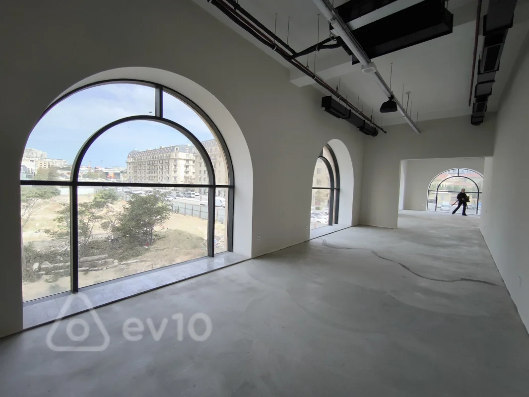 Obyekt, 172 m², Xəqani Rüstəmov küçəsi — kirayə — Əmlak, Bakı (11)