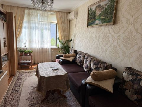 Satılır 3 otaqlı köhnə tikili 95 m² — Bakı