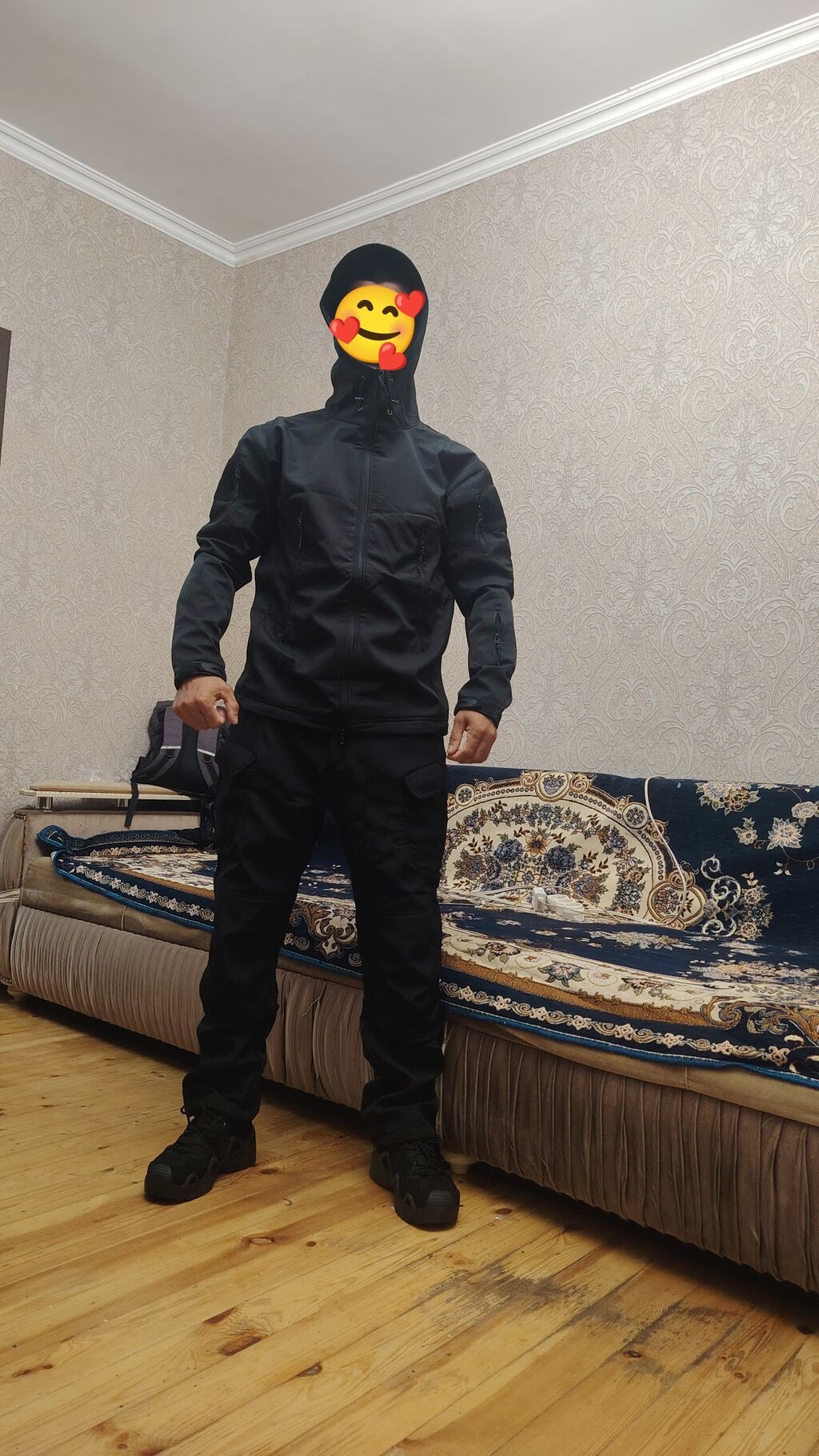 Qara rəngli kişi üçün texniki üst geyim dəsti. ayaqabi ise ayri 42 — İdman geyimi, Güzdək (3)