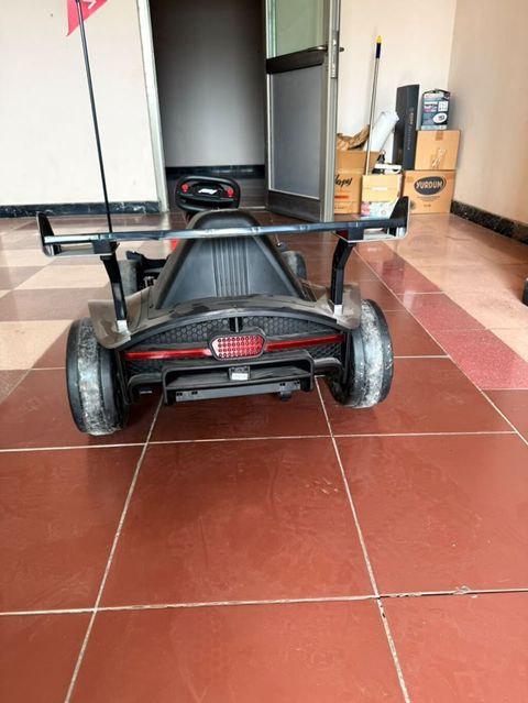 Uşaq elektrik go-kartı – “F1 Sport Speed 2030” dizaynı - Real yarış — Bakı