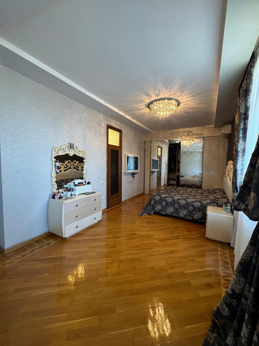 Satılır 6 otaqlı yeni tikili 360 m² — Mənzil, Bakı (7)