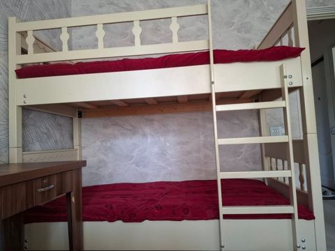 Oğlan və qız üçün, İşlənmiş, Çarpayı, Matras ilə, Siyirməsiz, Taxta — Bakı