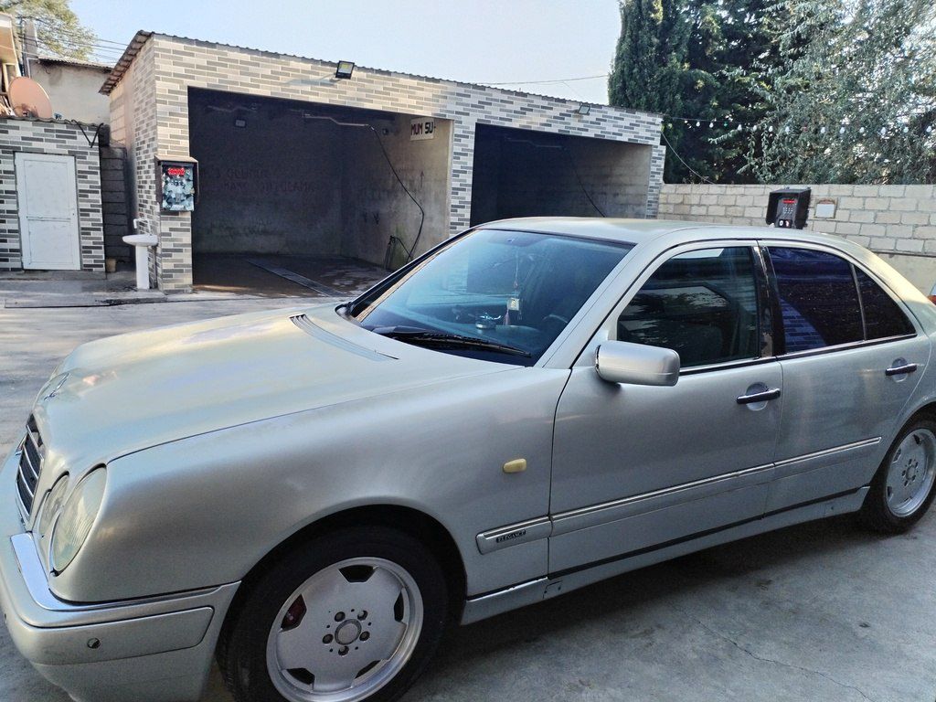 Mercedes E 200, 2.0 L, 1996 il, 595 630 km 90-VZ-168 — Avtomobillər, Şabran (2)